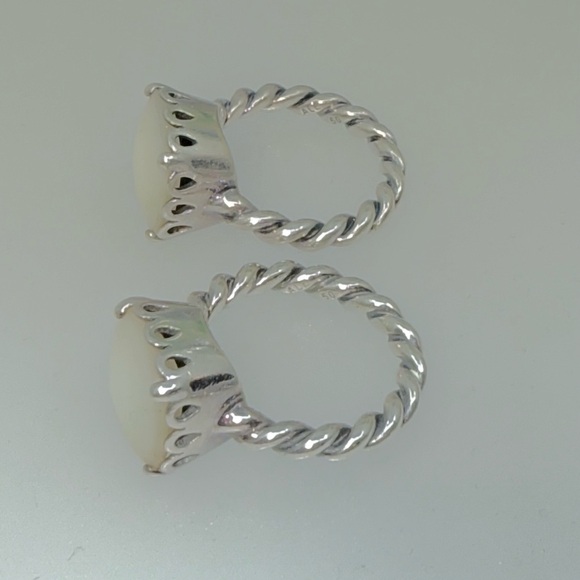 Pandora Mother of Pearl Ring - Picture 2 of 5